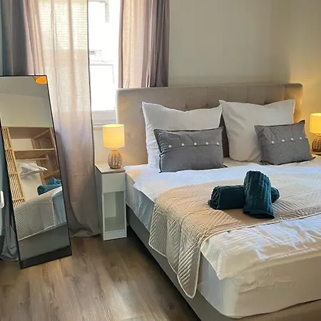 Grosses Fuer 6 - Gasgrill Citynah Parken Appartement *